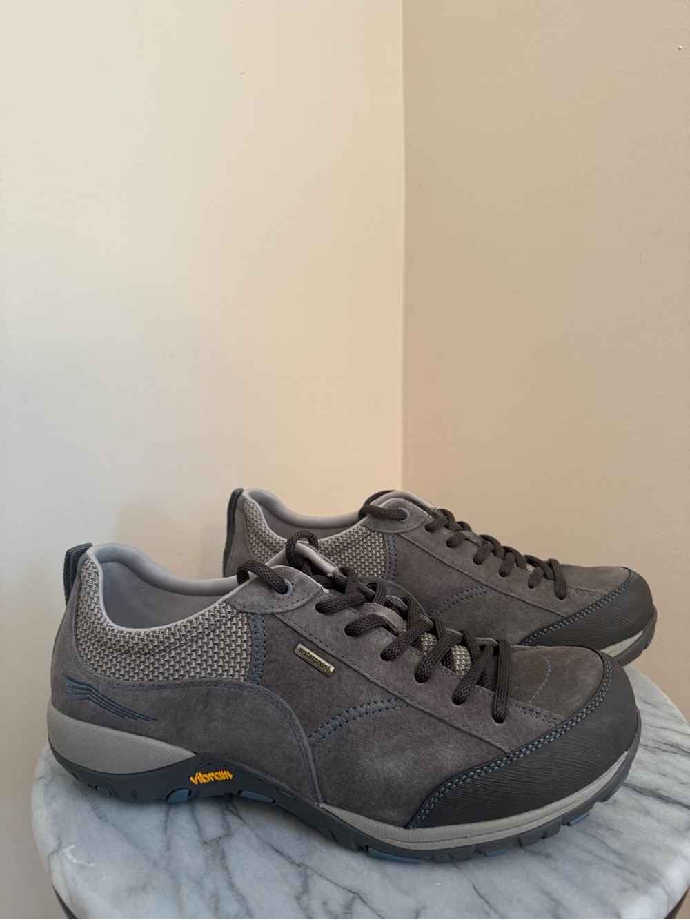 Dansko Paisley Waterproof Sneaker EU 41 Gray Suede Leather Vibram Hiking Comfort